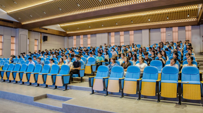 马克思主义学院举办“铸牢中华民族共同体意识、建设现代化南疆国门城市”专题讲座